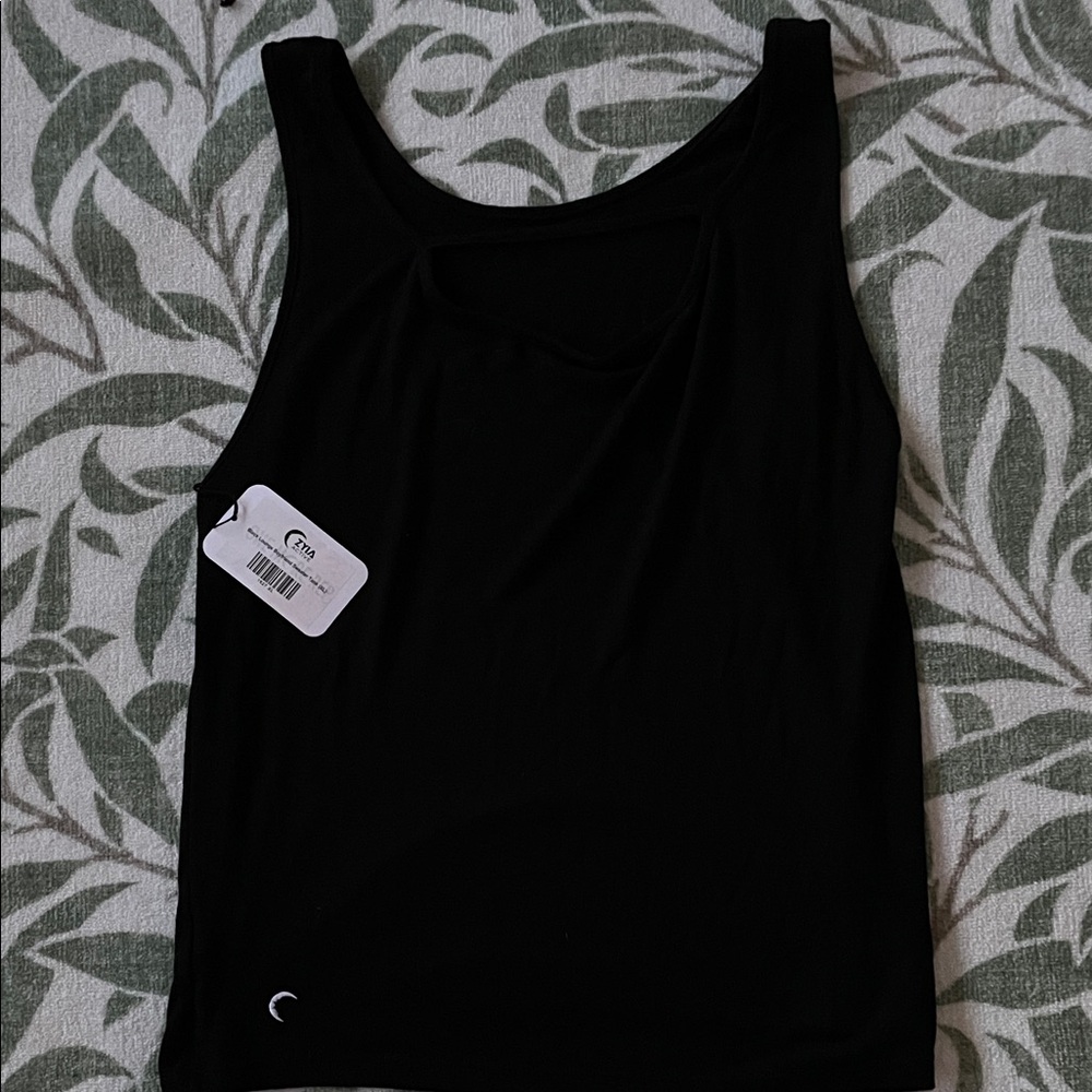 3 ZYIA Athletic Tank Tops + Black Camo Workout Shorts Size XL - Picture 5 of 5